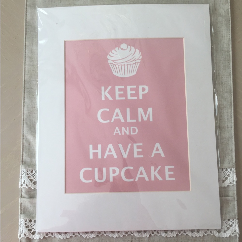 🆕 Keep Calm & have a Cupcake  in mat. New